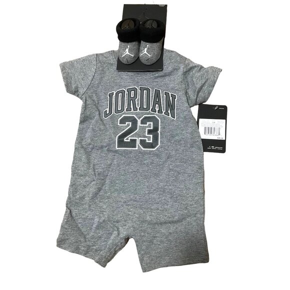 NWT Jordan Baby Boy Romper & Booties Set Gray, Black & White - 0-6 Months - Picture 1 of 7